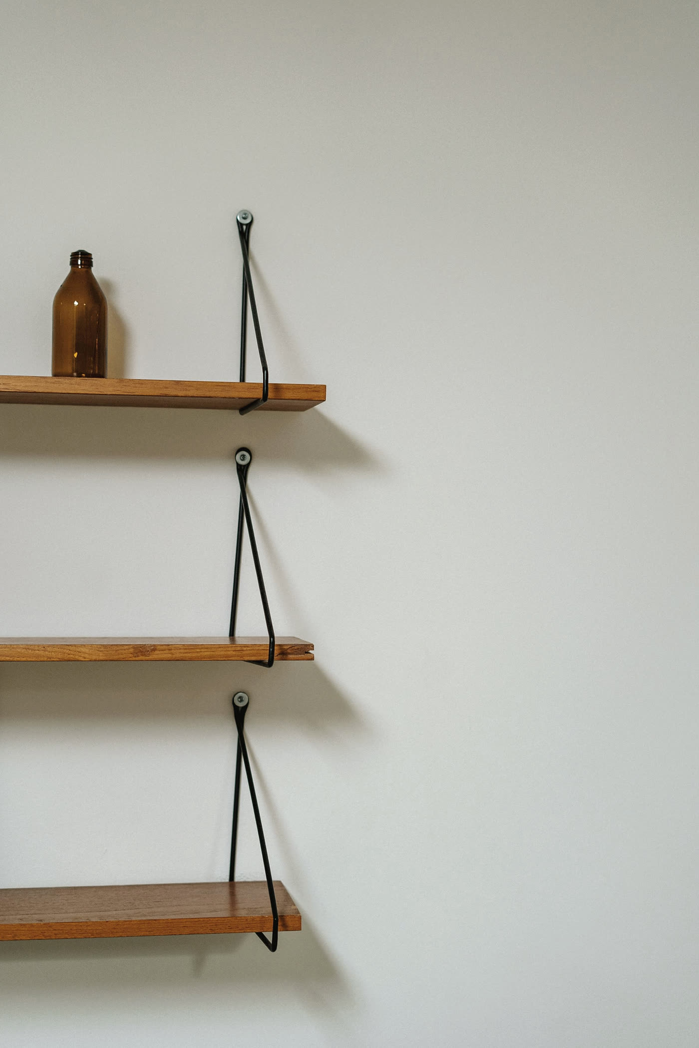 Shelf detail